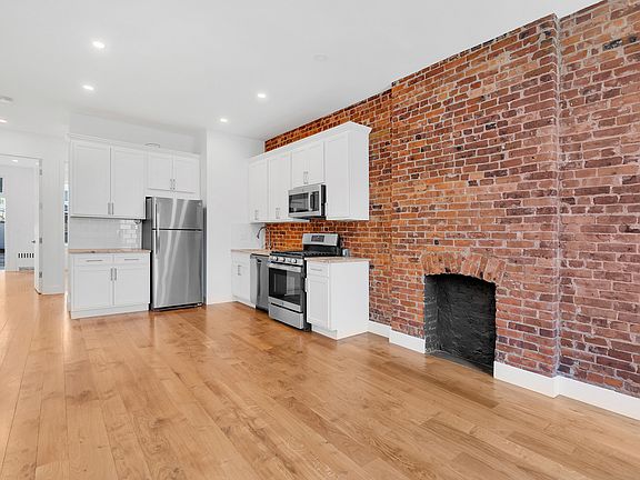 3rd image of 372 13th St APT 1