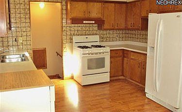 3rd image of 3140 Woodlawn Dr