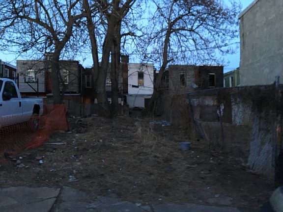3rd image of 2077 E Clementine St