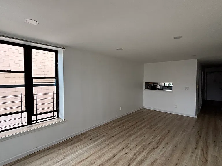 200 Mac Dougal St #2F — Photo 7