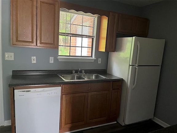 5th image of 3743 Oakwood Hills Dr