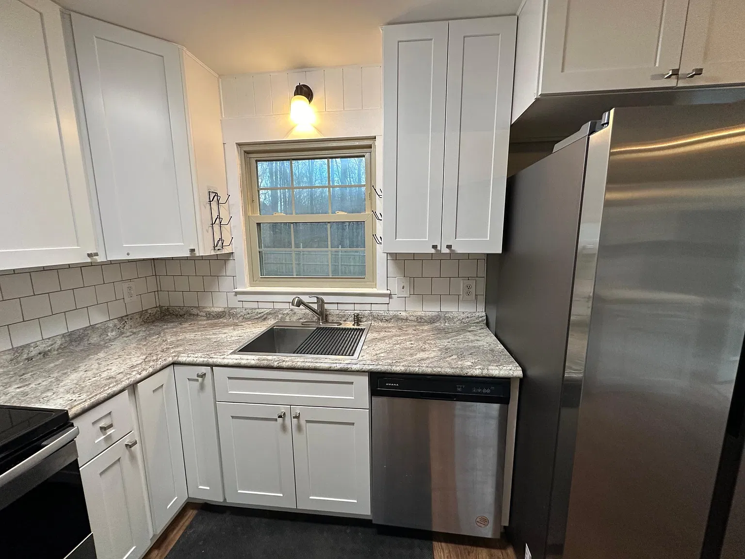 1208 Sharon Dr — Photo 2