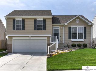 19417 Laci St, Omaha, NE 68135