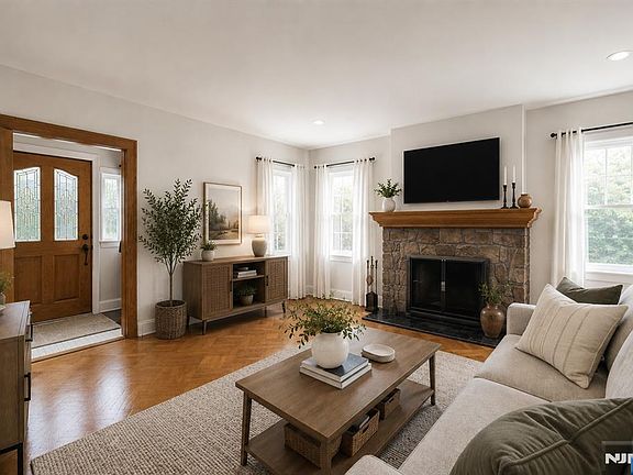 4th image of 275 Springfield Ave