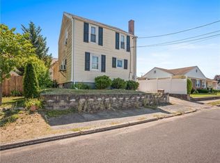 86 Olympia Ave, Pawtucket, RI 02861