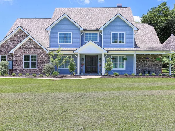 5457 Moulin Rouge Dr, Lake Charles, LA 70605