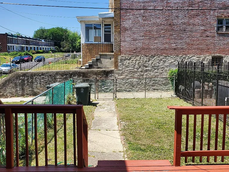 2502 N Ellamont St — Photo 9