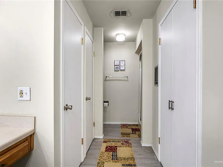 518 E Kelly Ave — Photo 20