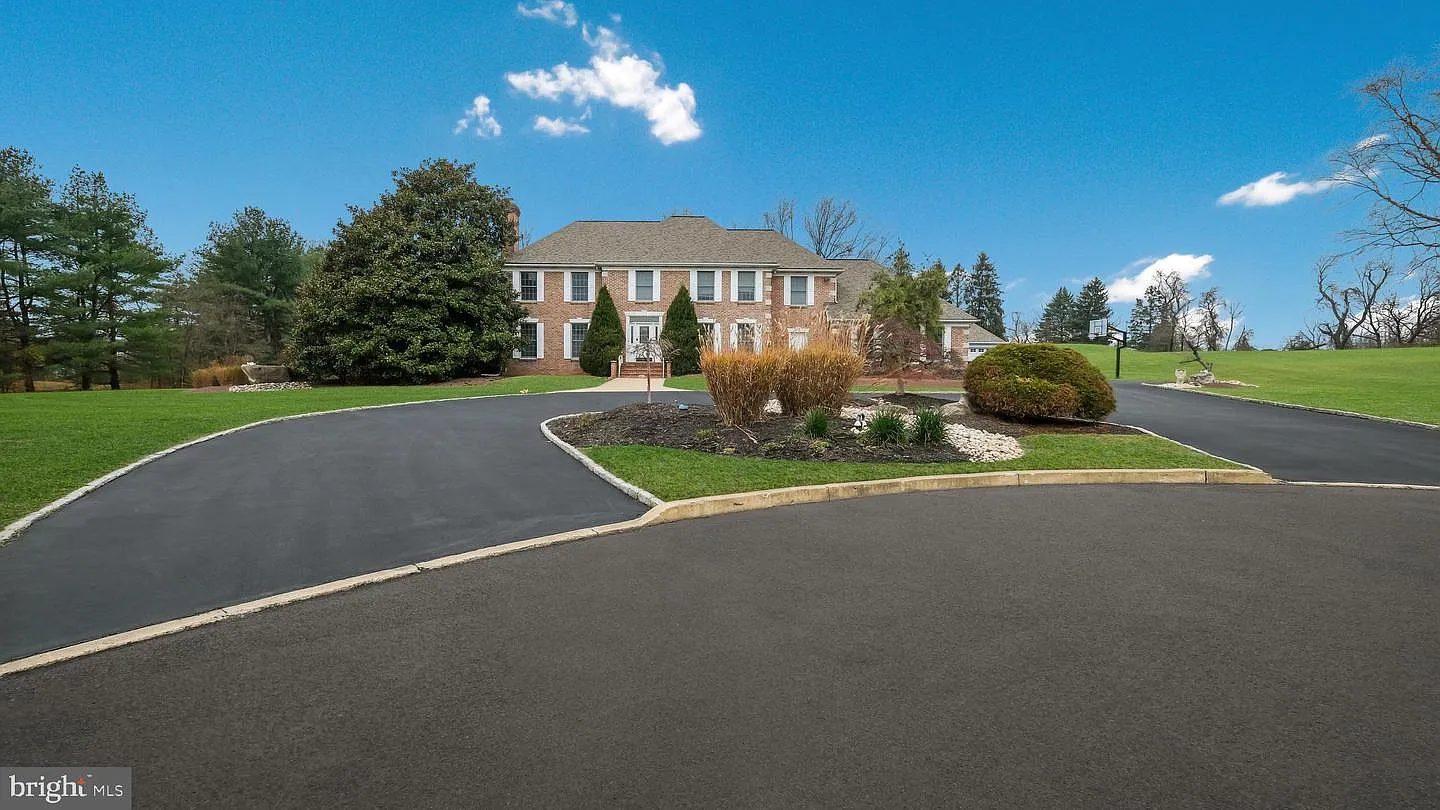26 Breckenridge Dr photo 1