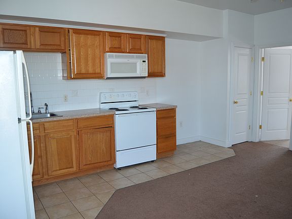 4th image of 907 Bowe St APT B