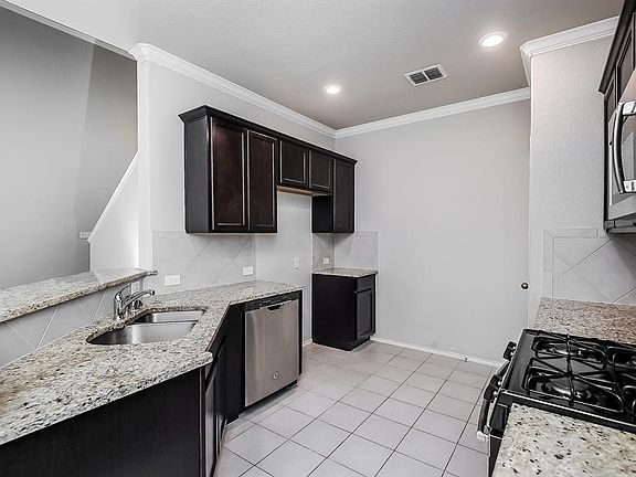 3rd image of 5824 Bindweed St