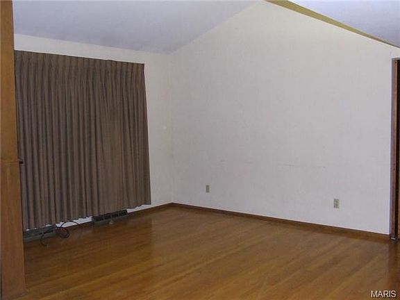 4th image of 1319 Hendrick Dr
