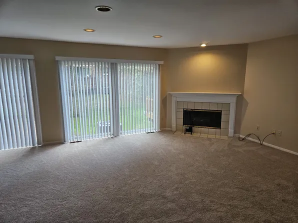 4244 Breckenridge Dr #54, West Bloomfield, MI 48322