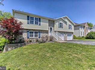 3083 Honey Run Dr, York, PA 17408