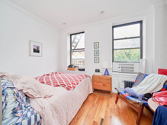 5th image of 310 E 83rd St APT 4B
