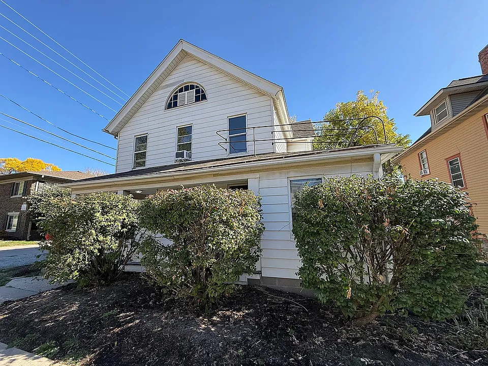 514 N Dubuque St #A-2
