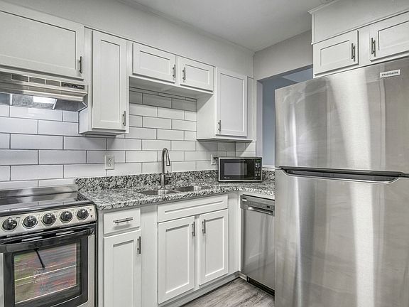 3rd image of 820 N Macmillan Ave #4809-05