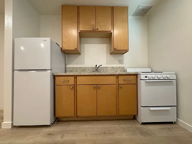 The Reef Apartments — Photo 15