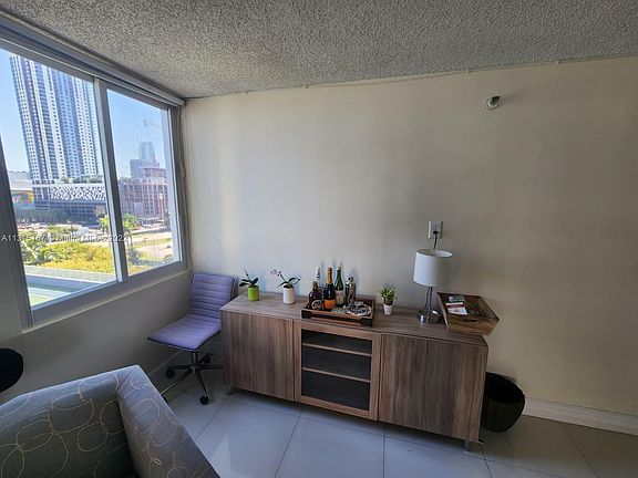 4th image of 850 N Miami Ave #909