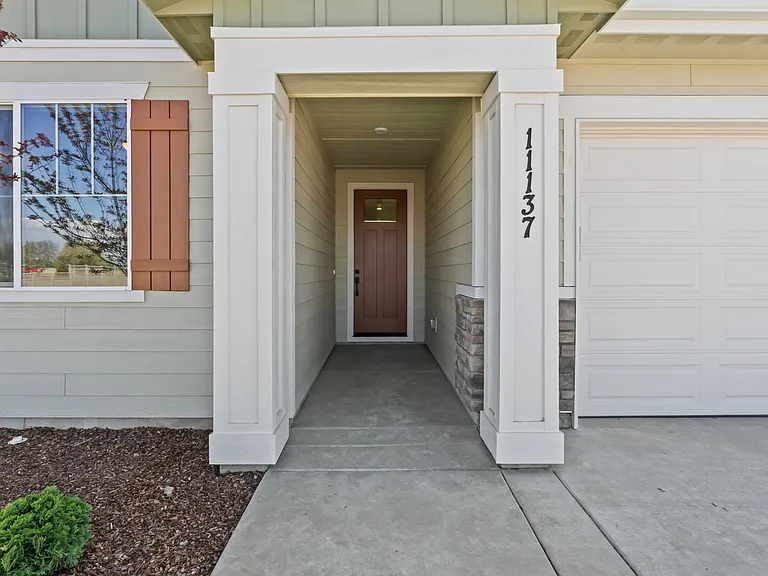 11137 Overhang St — Photo 2