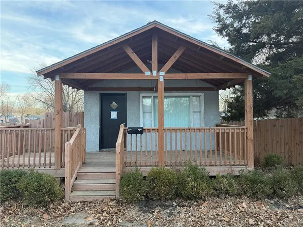 739 Kiowa St, Leavenworth, KS 66048