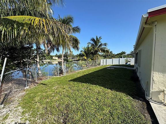 4th image of 5451 SW 55th Avenue