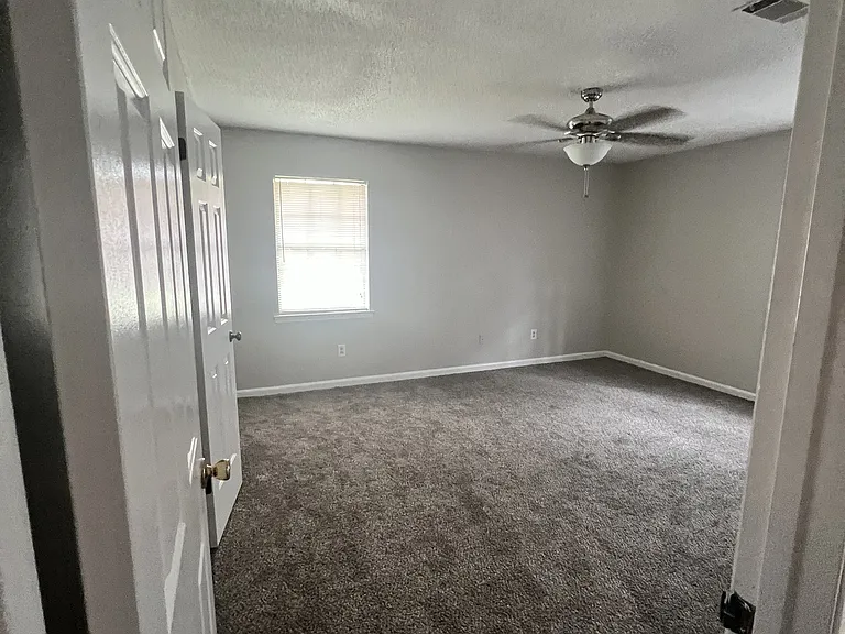 1103 Hickory St — Photo 26