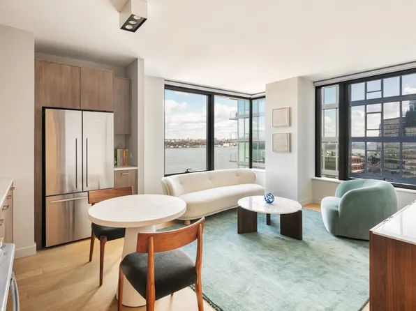 311 11th Avenue image 3 of 25