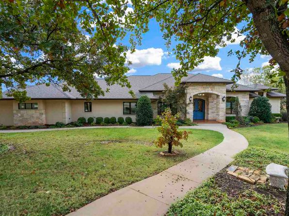 1709 S Old Pond Dr, Stillwater, OK 74074