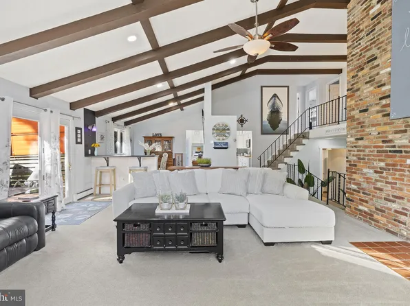 306 Skipper Ln, Chester, MD 21619