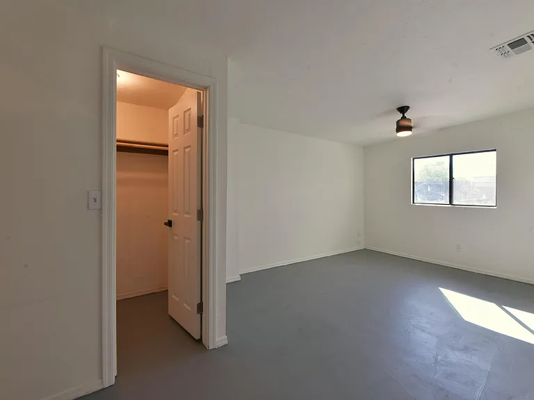 1211 S 9th Ave — Photo 17