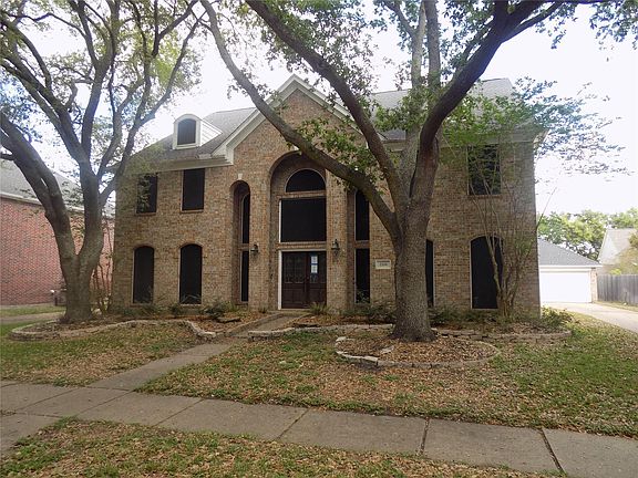 2nd image of 2206 Spanish Forest Ln