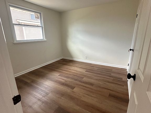 3rd image of 1101 Summit Ave #C