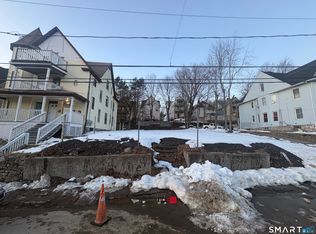 22 Ridgewood Street, Waterbury, CT 06710