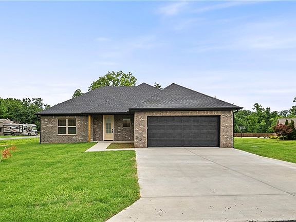 3rd image of 34 Lockhart Dr