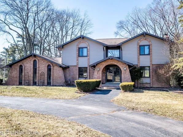 60735 Mound Rd, Washington, MI 48094