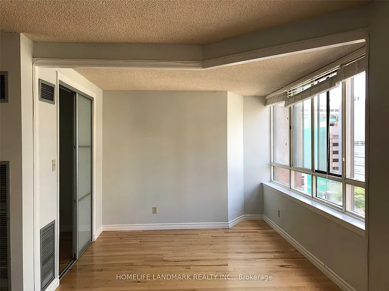 633 Bay St #1122 — Photo 3
