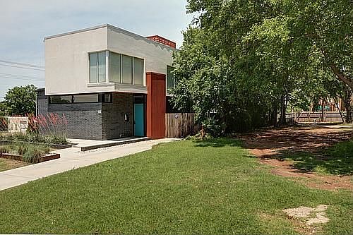 2nd image of 919 NW 8th St