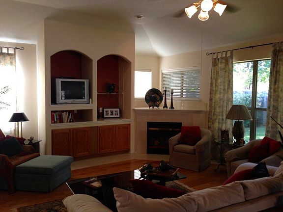 3rd image of 207 Meadow Brook Dr