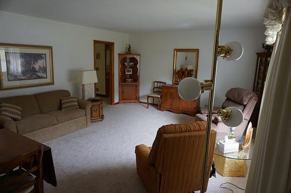 4th image of 66 Kendall Ave