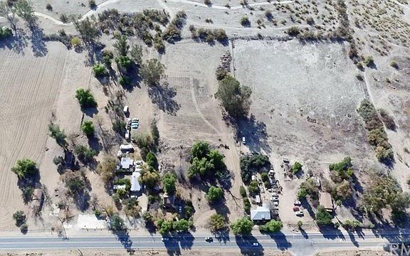 4th image of 760 E Lakeshore Dr