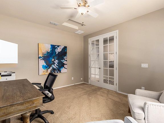 5th image of 1018 W Spur Dr
