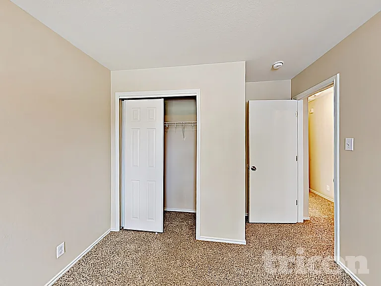 6734 Sandy Point Dr — Photo 13
