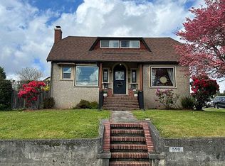 590 E 2nd St, Coquille, OR 97423