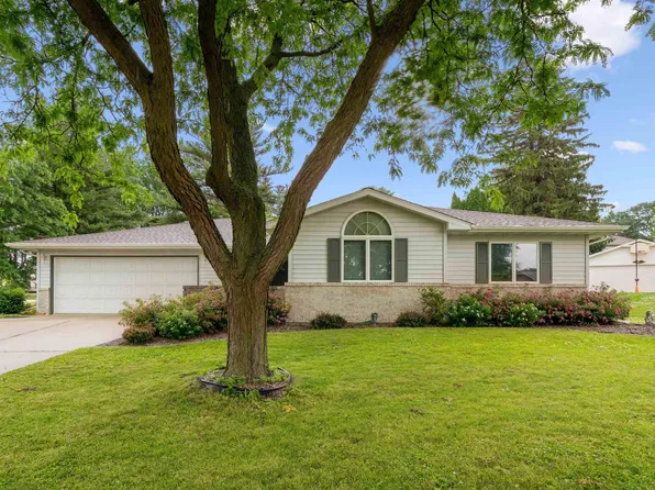 315 4th Ave NW, Waukon, IA 52172