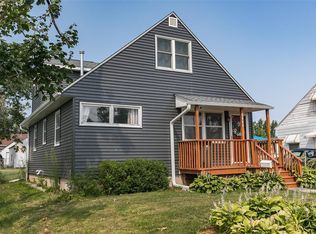 2444 1st St SW, Cedar Rapids, IA 52404