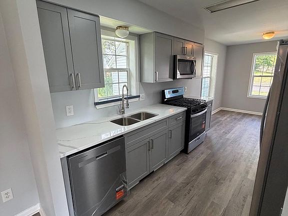 5th image of 9507 Convent Ave