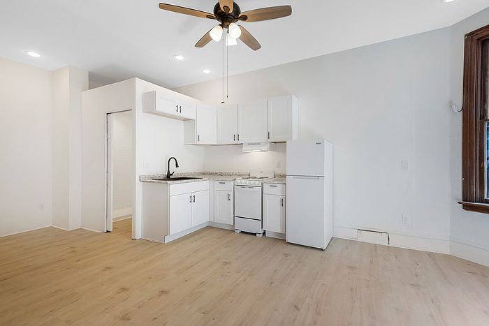 1st image of 444 Stephens Ave #3