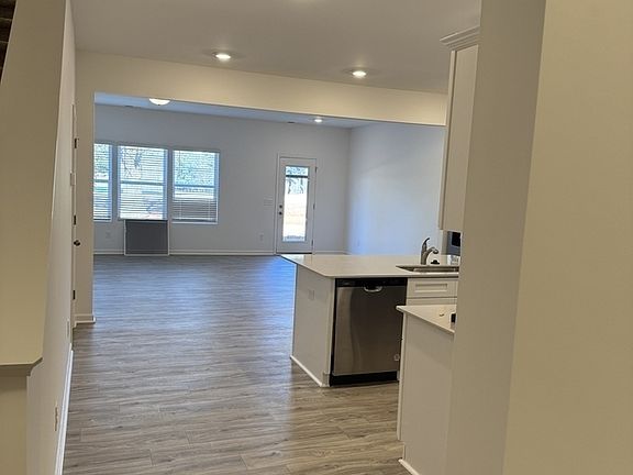 3rd image of 1002 Burdock Dr #1