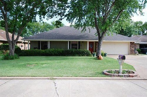 3rd image of 2506 Palmetto Dr